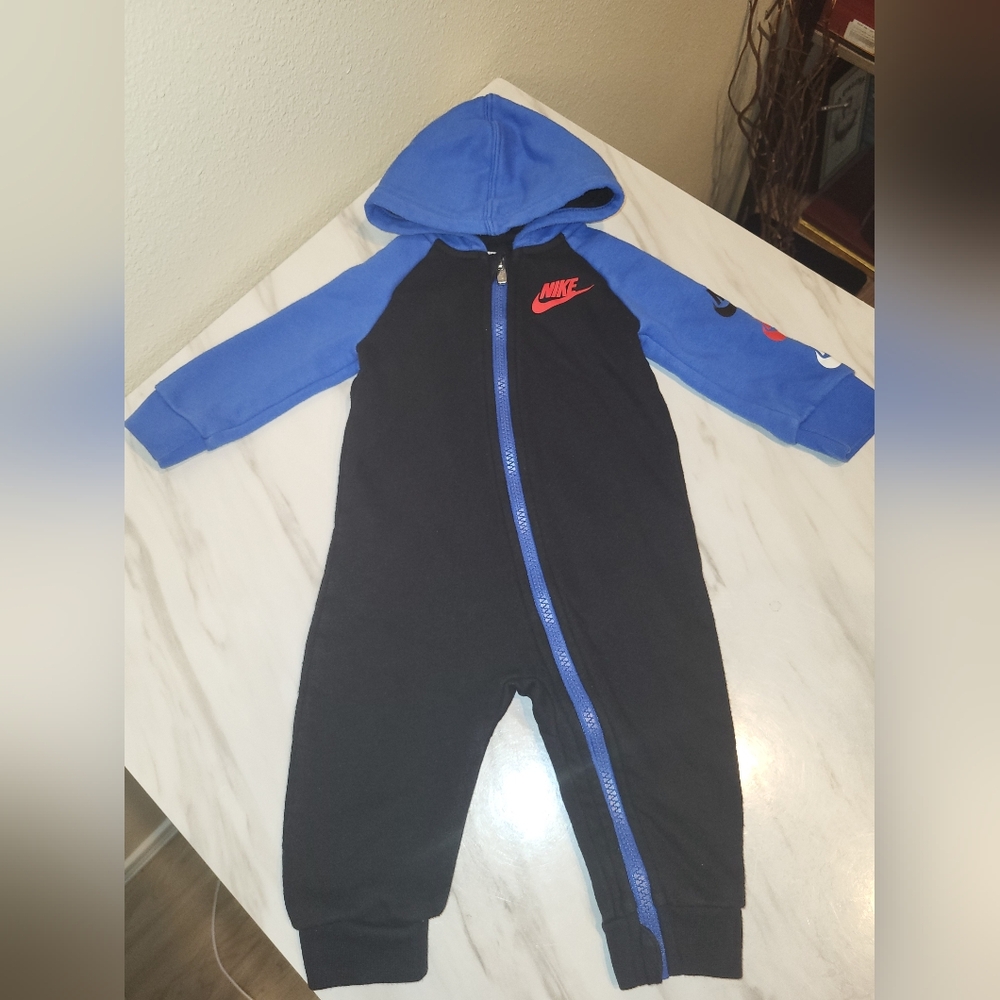 Nike Kids Black and Blue Hooded Onesie Size 9M